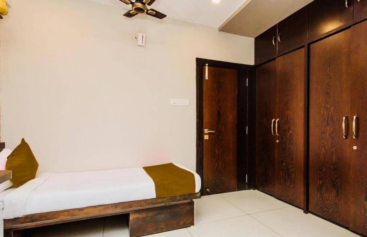Hotel Signature Planet Indore Exterior photo